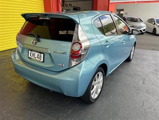 2012 Toyota Prius - Thumbnail