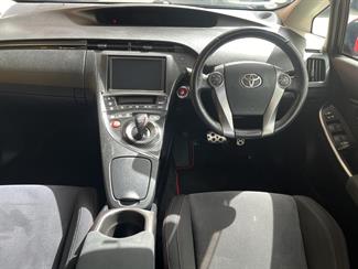 2012 Toyota Prius - Thumbnail