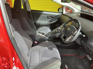 2012 Toyota Prius - Thumbnail