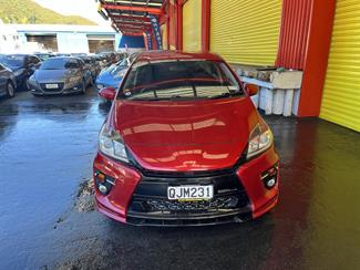 2012 Toyota Prius - Thumbnail