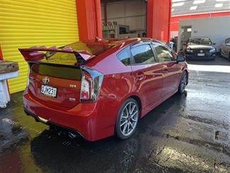2012 Toyota Prius - Thumbnail