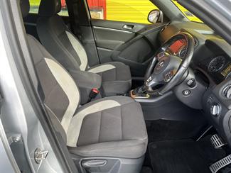 2015 Volkswagen Tiguan - Thumbnail