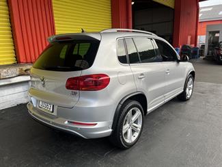 2015 Volkswagen Tiguan - Thumbnail