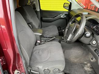 2005 Nissan Navara - Thumbnail