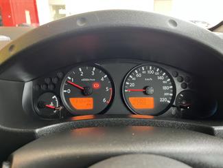 2005 Nissan Navara - Thumbnail