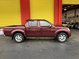 2005 Nissan Navara - Thumbnail