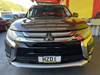 2015 Mitsubishi Outlander - Thumbnail