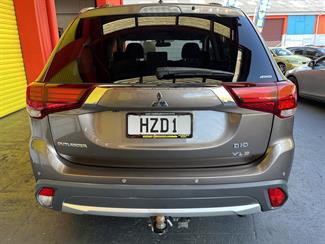 2015 Mitsubishi Outlander - Thumbnail