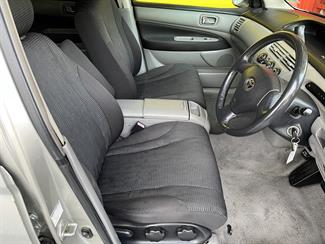 2001 Toyota Vista - Thumbnail