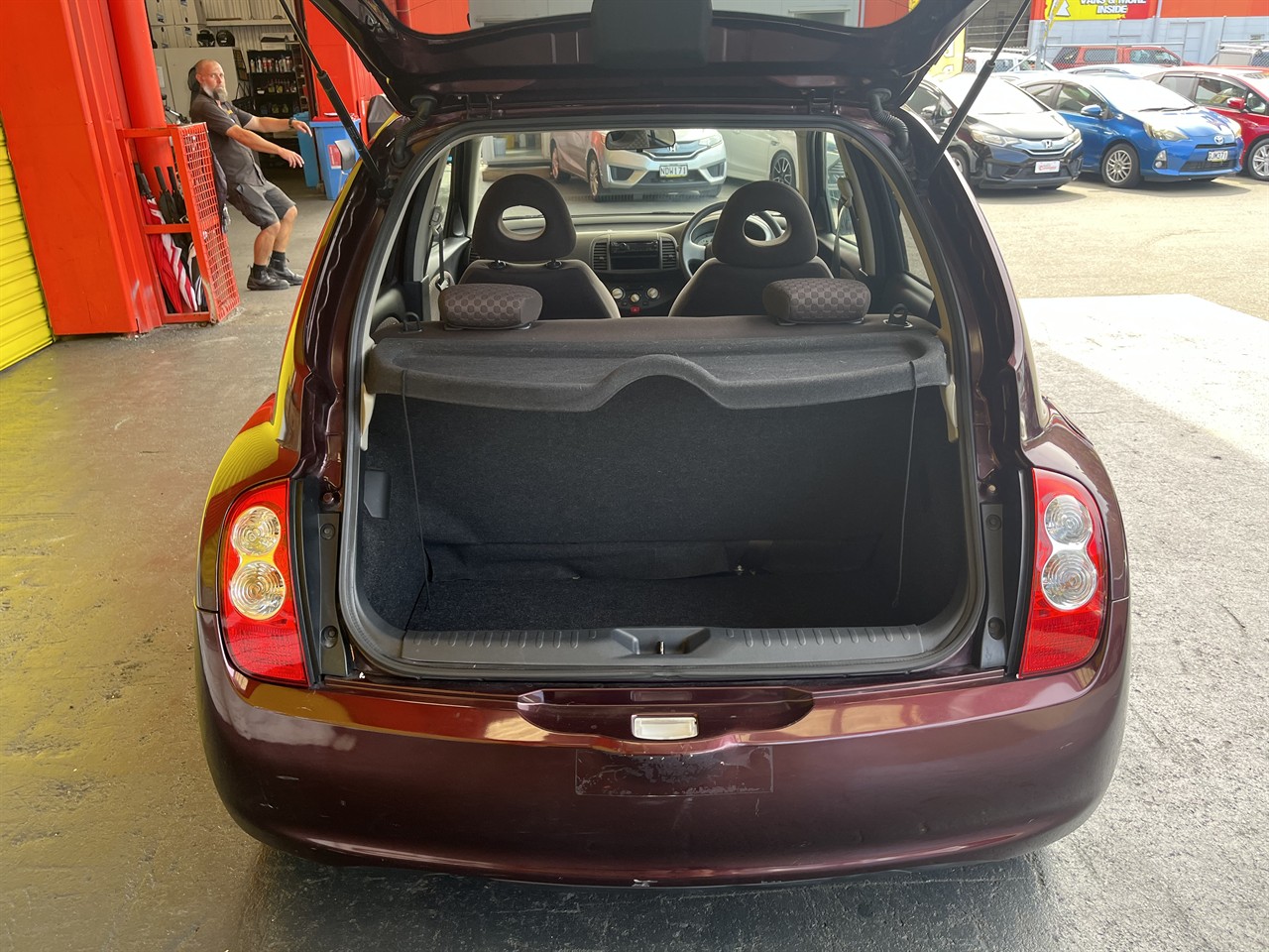 2010 Nissan March