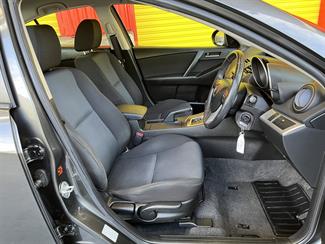 2011 Mazda MAZDA3 - Thumbnail