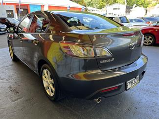 2011 Mazda MAZDA3 - Thumbnail