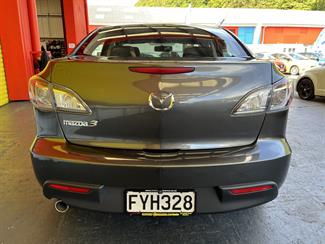 2011 Mazda MAZDA3 - Thumbnail