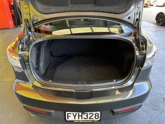 2011 Mazda MAZDA3 - Thumbnail