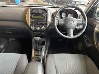 2005 Toyota RAV4 - Thumbnail