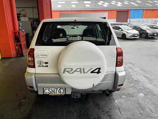 2005 Toyota RAV4 - Thumbnail