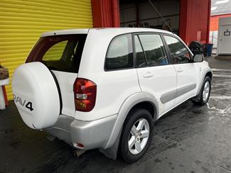 2005 Toyota RAV4 - Thumbnail
