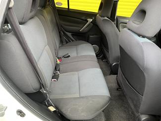 2005 Toyota RAV4 - Thumbnail