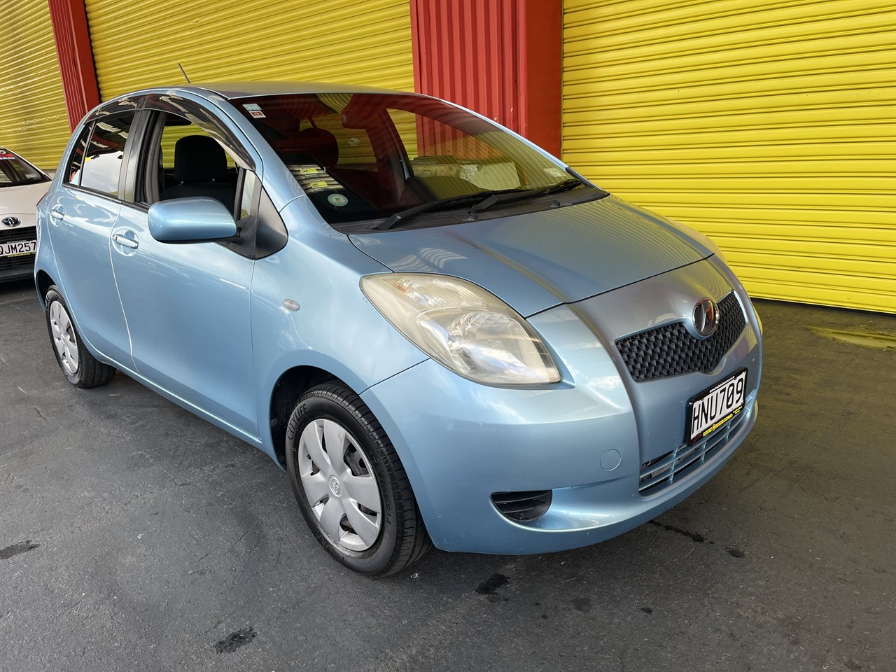 2005 Toyota Vitz