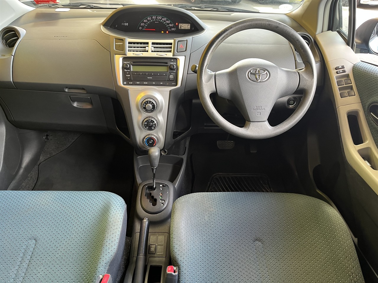 2005 Toyota Vitz