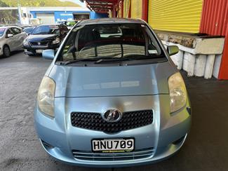 2005 Toyota Vitz - Thumbnail