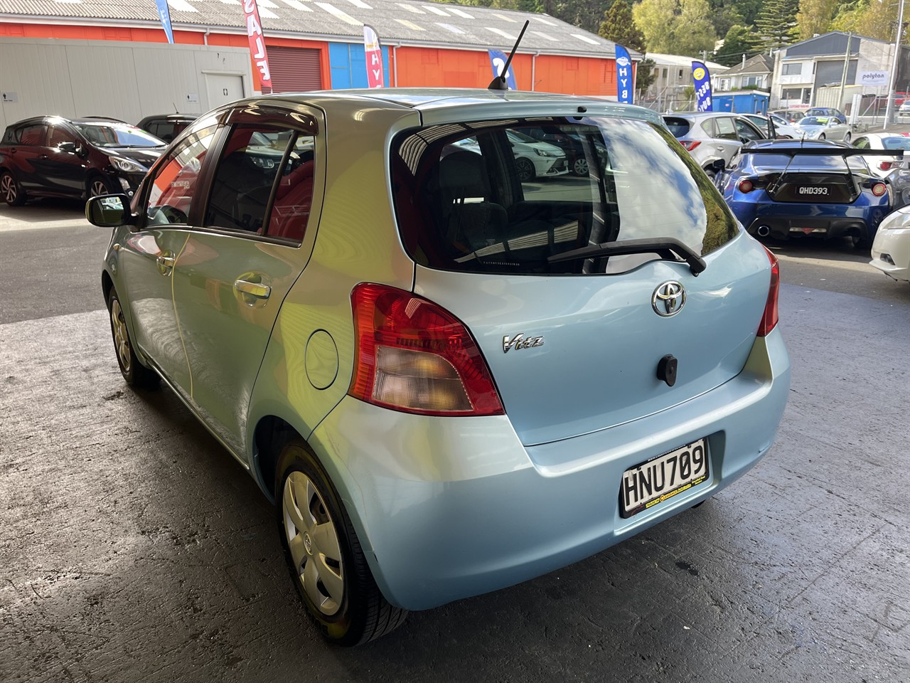 2005 Toyota Vitz