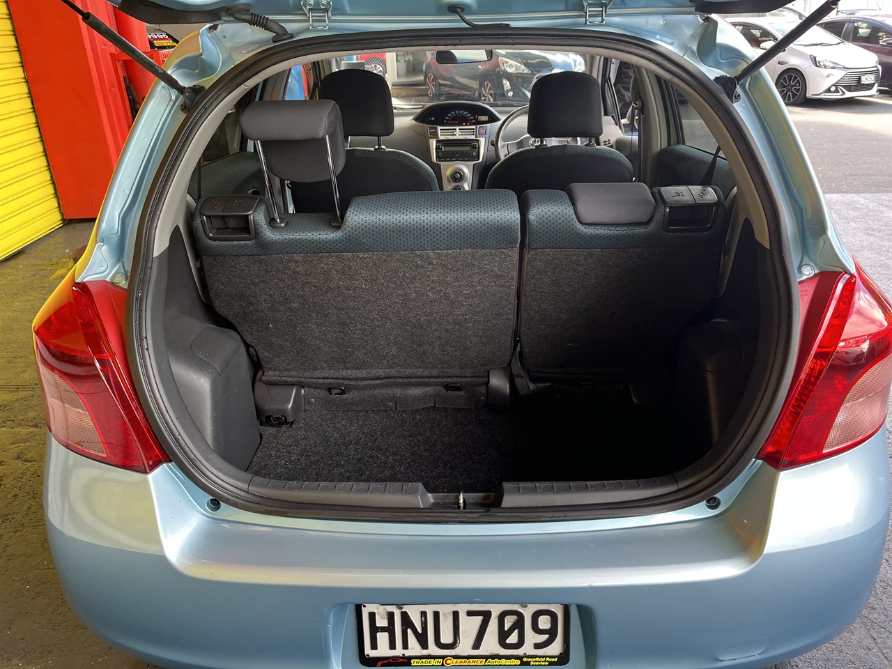 2005 Toyota Vitz