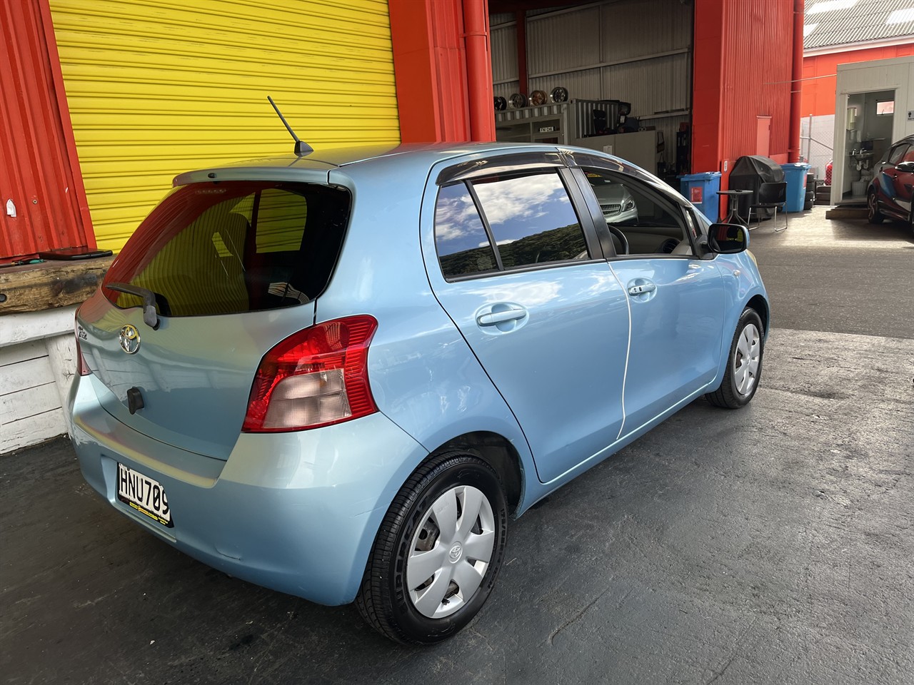 2005 Toyota Vitz