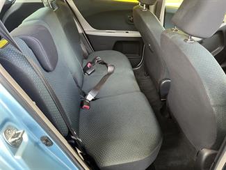 2005 Toyota Vitz - Thumbnail