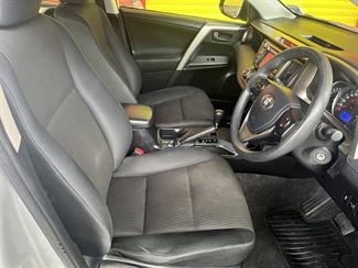 2015 Toyota RAV4 - Thumbnail