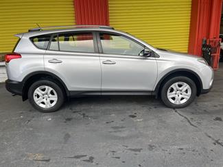 2015 Toyota RAV4 - Thumbnail