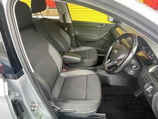 2015 Skoda Rapid - Thumbnail