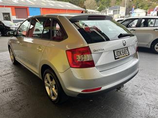 2015 Skoda Rapid - Thumbnail