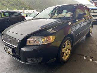 2010 Volvo V50 - Thumbnail