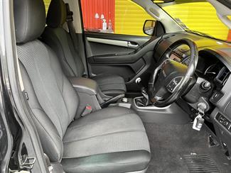 2016 Isuzu D-Max - Thumbnail