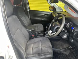 2016 Toyota Hilux - Thumbnail