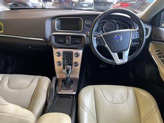 2014 Volvo v40 - Thumbnail