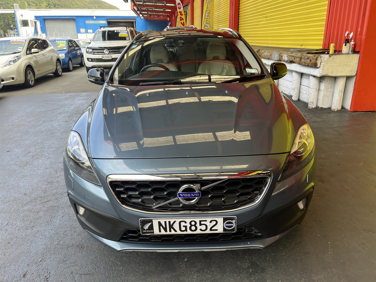 2014 Volvo v40