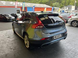 2014 Volvo v40 - Thumbnail