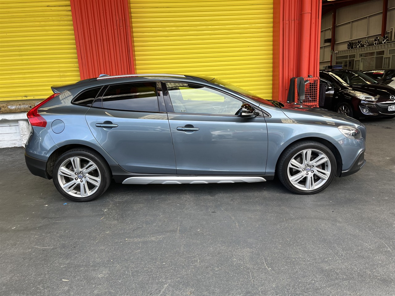 2014 Volvo v40