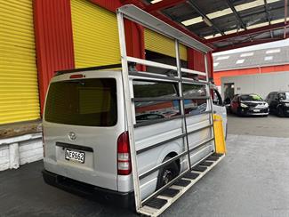 2015 Toyota Hiace - Thumbnail