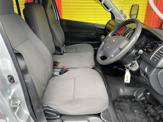 2015 Toyota Hiace - Thumbnail