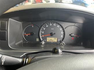 2015 Toyota Hiace - Thumbnail