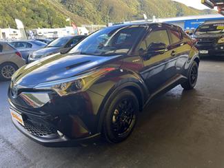 2017 Toyota C-Hr - Thumbnail
