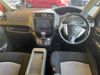 2013 Nissan Serena - Thumbnail