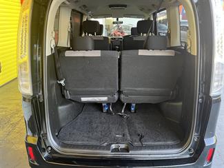 2013 Nissan Serena - Thumbnail