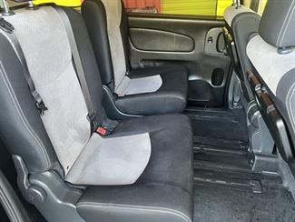 2013 Nissan Serena - Thumbnail