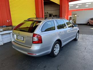 2011 Skoda OCTAVIA - Thumbnail