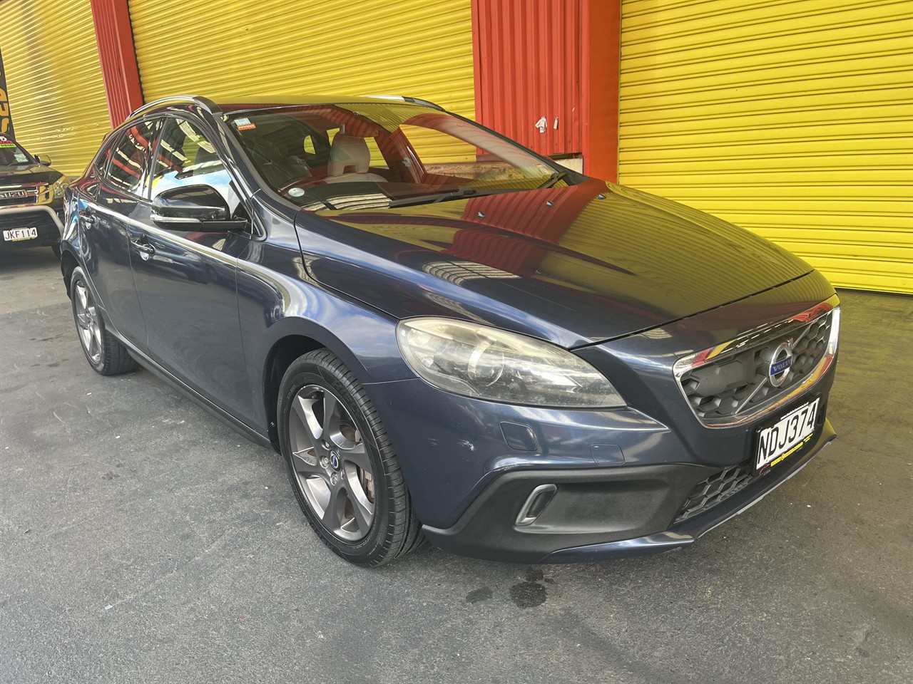 2014 Volvo v40