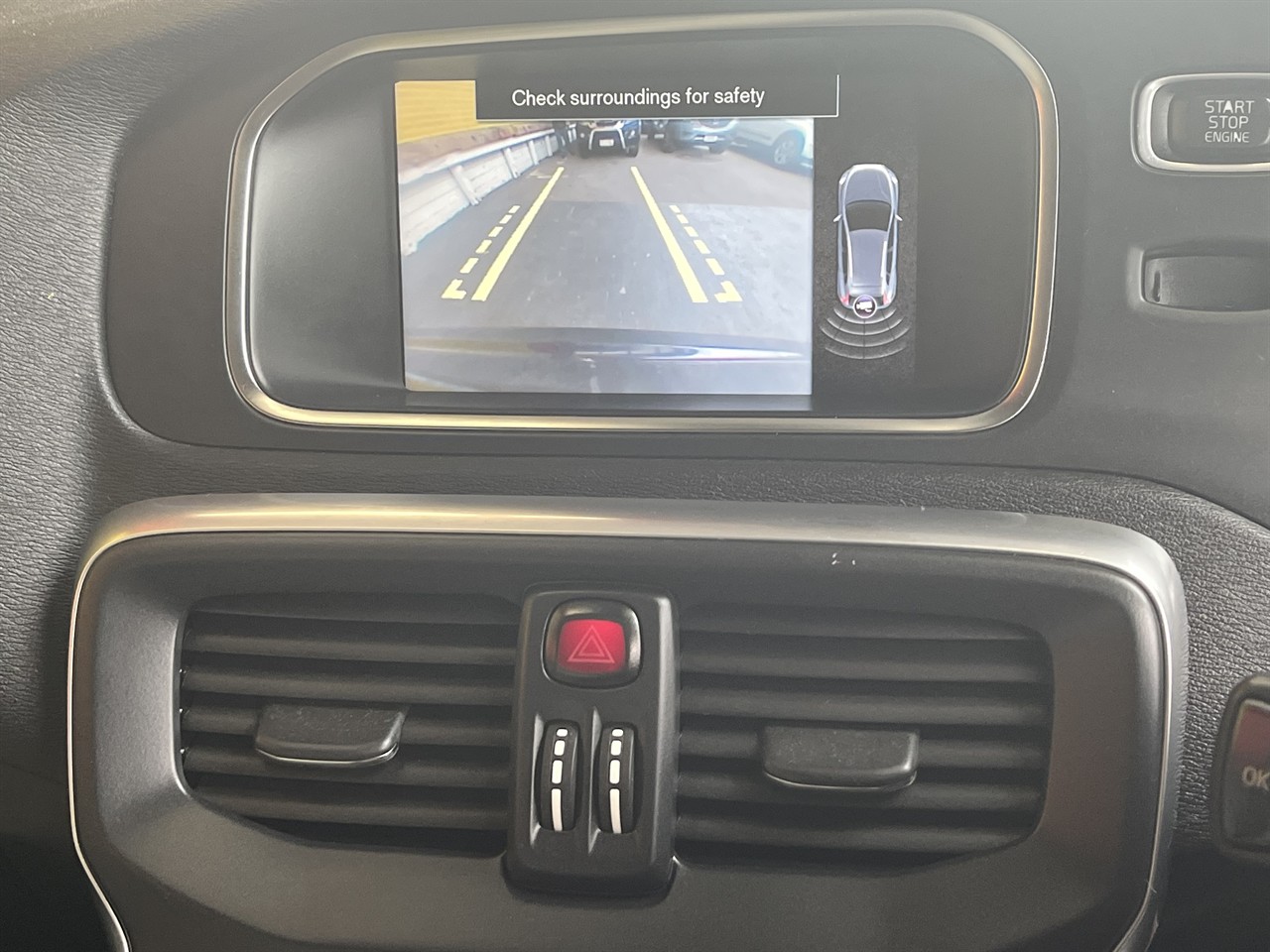 2014 Volvo v40